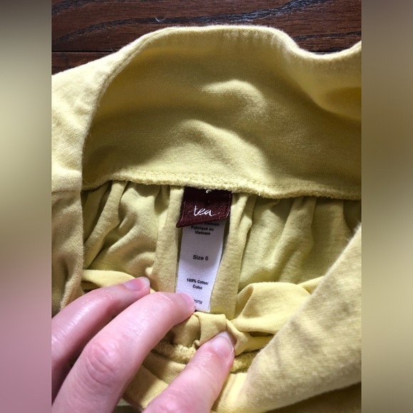 Tea Collection Girls 6 Yellow Flutter Sleeved Knee-Length Dress w/Floral Design - Picture 4 of 7